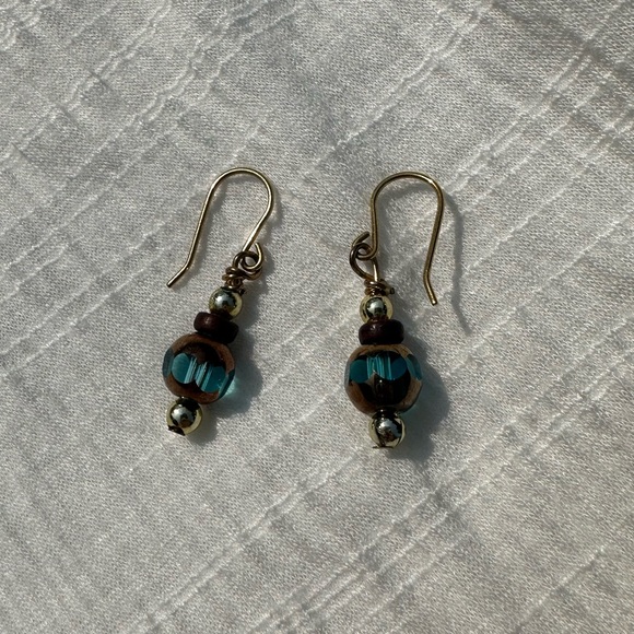 5 PAIRS OF DAINTY EARRINGS - Picture 2 of 6